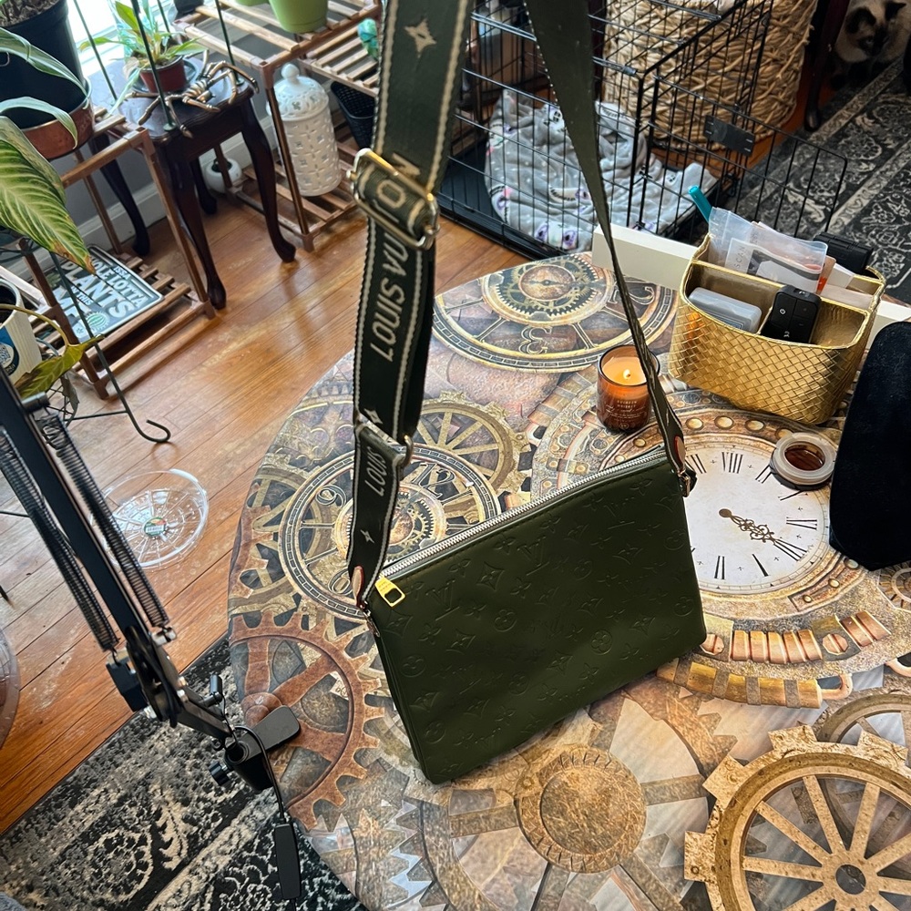 Louis Vuitton Coussin Bag - Picture 2 of 14